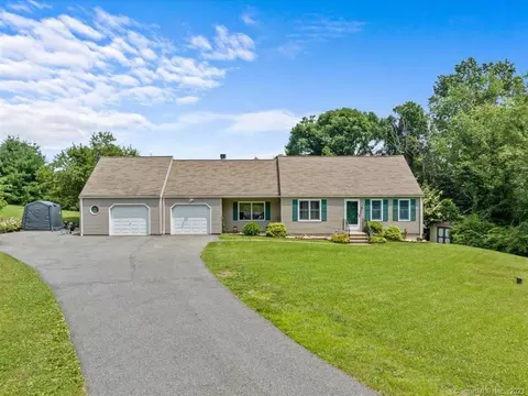 28 Mcnabola Ln, Wallingford, CT 06492