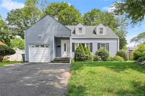 64 Hooker Rd, Bridgeport, CT 06610
