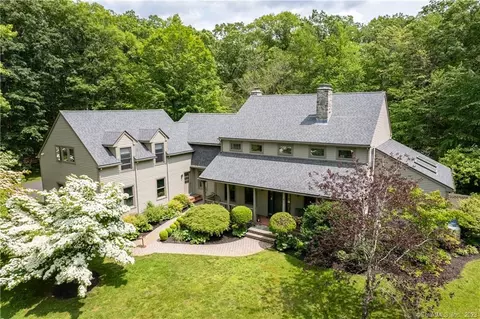 99 Greenbrier Dr, Guilford, CT 06437