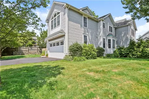 373 South St, Fairfield, CT 06824