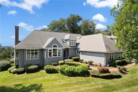 7 Drumlin Rd, Glastonbury, CT 06073