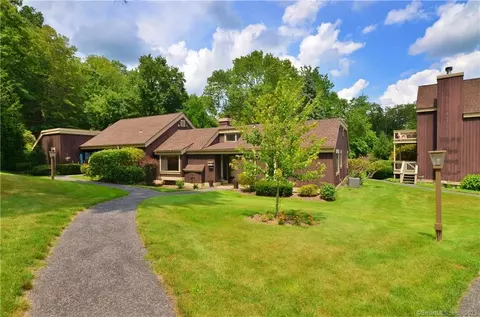 246 Heritage Vlg #B, Southbury, CT 06488