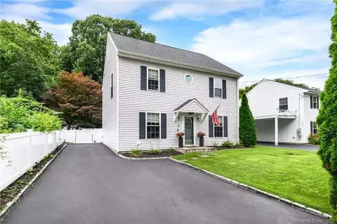 5 Grescham Ave, Norwalk, CT 06851