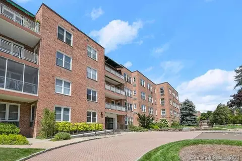 3 Putnam Hl S #2G, Greenwich, CT 06830