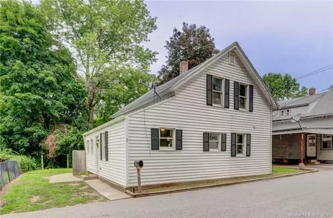 3 Bay St, Sprague, CT 06330