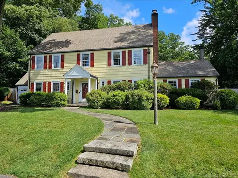 4 Stratford Rd, West Hartford, CT 06117