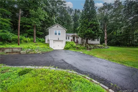 61 Sherman Heights Rd, Woodbury, CT 06798