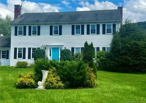 50 Hooperfields Dr, Sharon, CT 06069