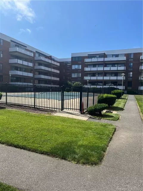1460 Elm St #418, Stratford, CT 06615