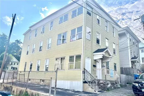 61 N Leonard St, Waterbury, CT 06708