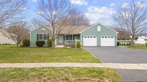 33 Blueberry Ln, Southington, CT 06489