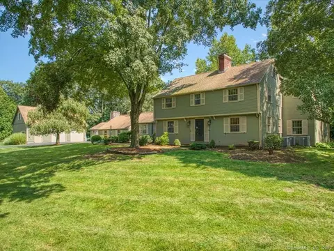 1105 Little Meadow Rd, Guilford, CT 06437