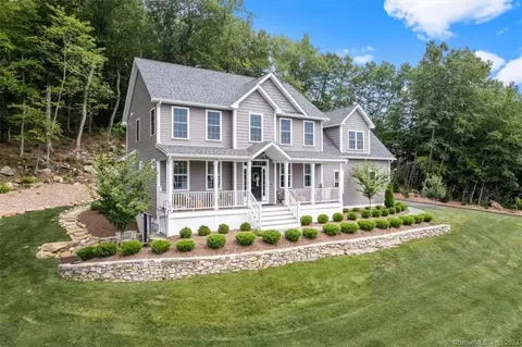 3 Upper Kensington Dr, East Lyme, CT 06333