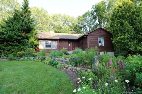 83 Kenyon Rd, Morris, CT 06763