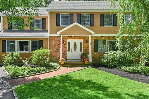 9 Rivard Cres, Westport, CT 06880