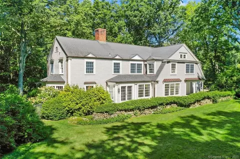 216 Turtle Back Rd, New Canaan, CT 06840