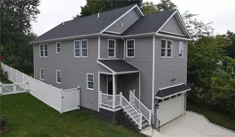 38 Clifton Pl, Bridgeport, CT 06606