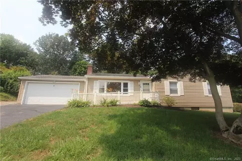 6 Sky Edge Dr, Bethel, CT 06801