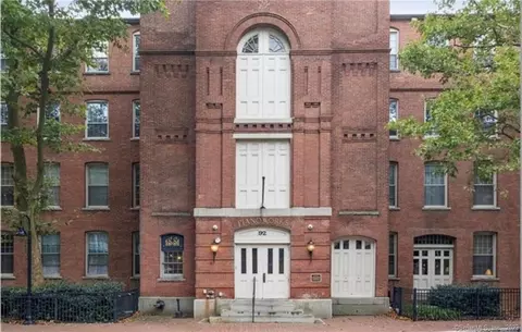 92 Main St #212, Deep River, CT 06417