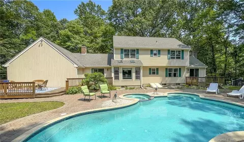 10 Wexford Ln, Cromwell, CT 06416