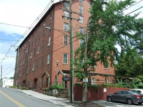 65 West St #202, New Milford, CT 06776