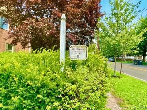 30 Maple Tree Ave #I, Stamford, CT 06906