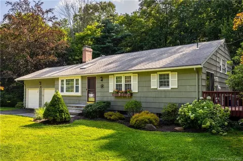 12 Valley View Dr, Simsbury, CT 06089