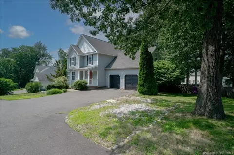 276 Meadowbrook Dr, Manchester, CT 06042