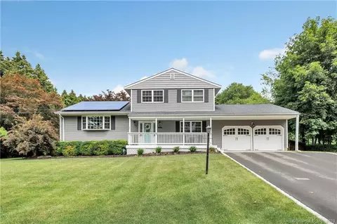 90 Ross Dr, Stratford, CT 06614