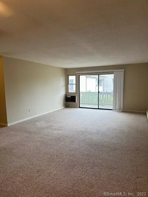 52 Henry St #52, Norwich, CT 06360