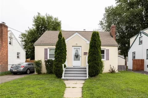 204 Cityview Ave, Bridgeport, CT 06606
