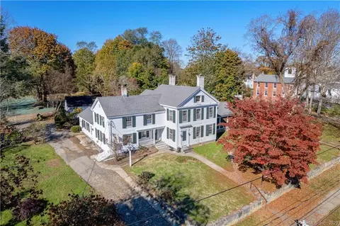 26 Prospect St, Essex, CT 06426