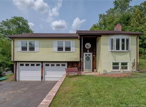 88 Liberty St, Newington, CT 06111