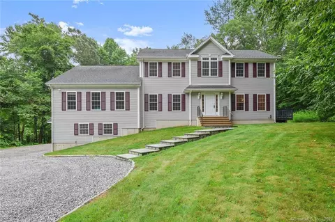 5 Split Rail Ct, Oxford, CT 06478