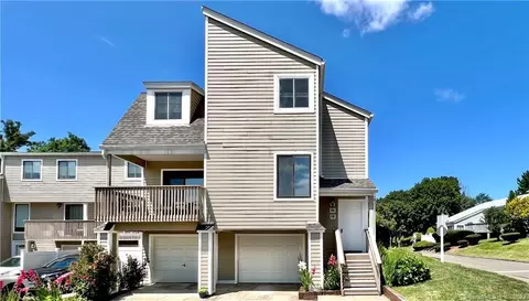 387 Walden Green Rd #387, Branford, CT 06405