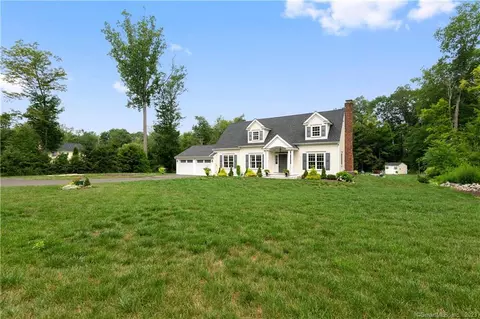 9 Russett Rd, Newtown, CT 06482