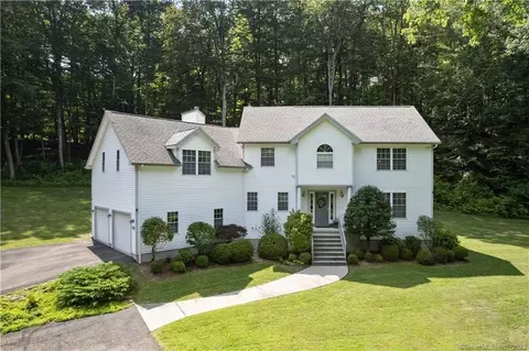 15 A Old Green Rd, Newtown, CT 06482