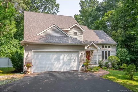 46 Olde Hall Rd, Hebron, CT 06248