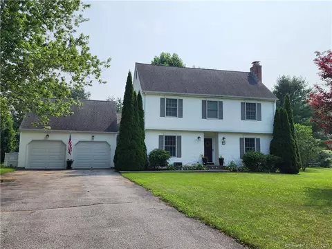 4 Fairview Cir, Pomfret, CT 06259
