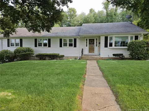 7 Warbler Cir, Bloomfield, CT 06002