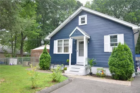 59 Bartlett St, Plainville, CT 06062