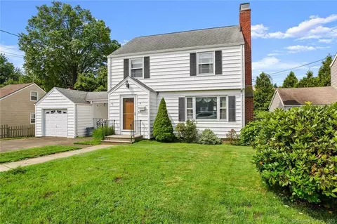 15 Raven Ter, Stratford, CT 06614
