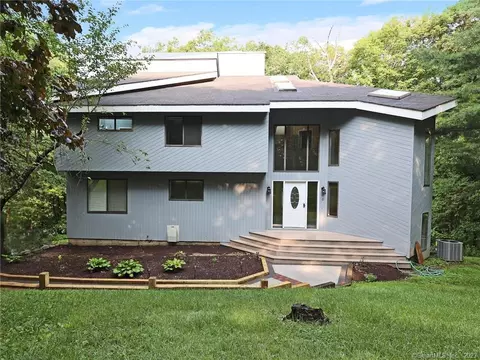 6 Little River Ln, Redding, CT 06896