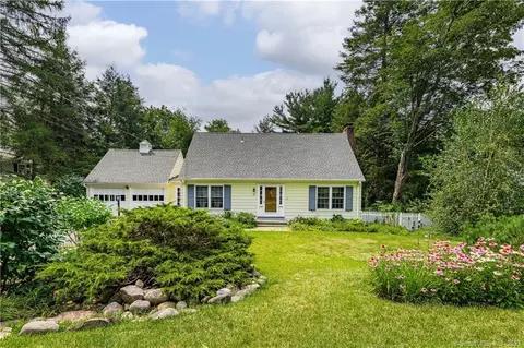 51 Chipman Dr, Cheshire, CT 06410