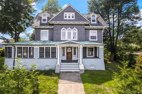 185 Ocean Ave, New London, CT 06320
