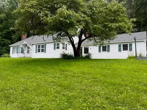 22 White Deer Rocks Rd, Woodbury, CT 06798