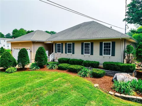 49 Steele Rd, Enfield, CT 06082