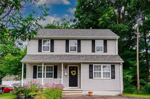 18 Curtiss Ave, Bristol, CT 06010