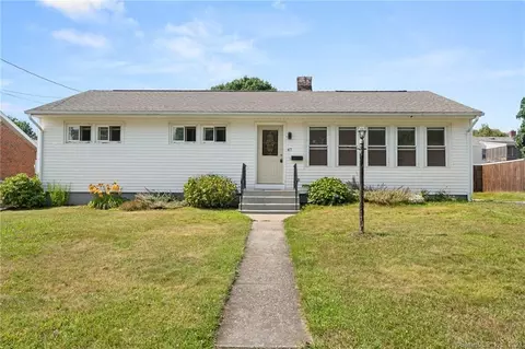 47 Sunset St, New London, CT 06320
