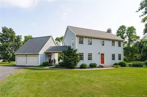 2 Lindsay Ln, East Windsor, CT 06016